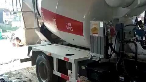 搅拌车工作视频播放,高效作业瞬间呈现