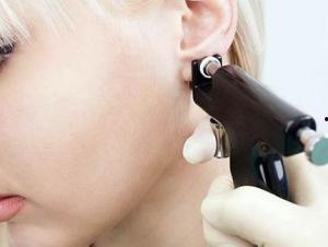 最新打耳洞视频,跟随最新打耳洞视频解锁时尚新姿势