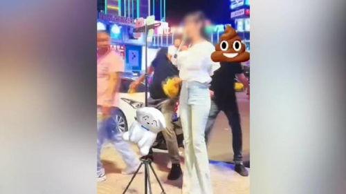 打屁股女生视频,打屁股女生视频引发热议
