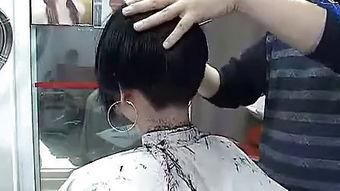 剪发吧104号围布视频,揭秘剪发吧独特剪发技巧