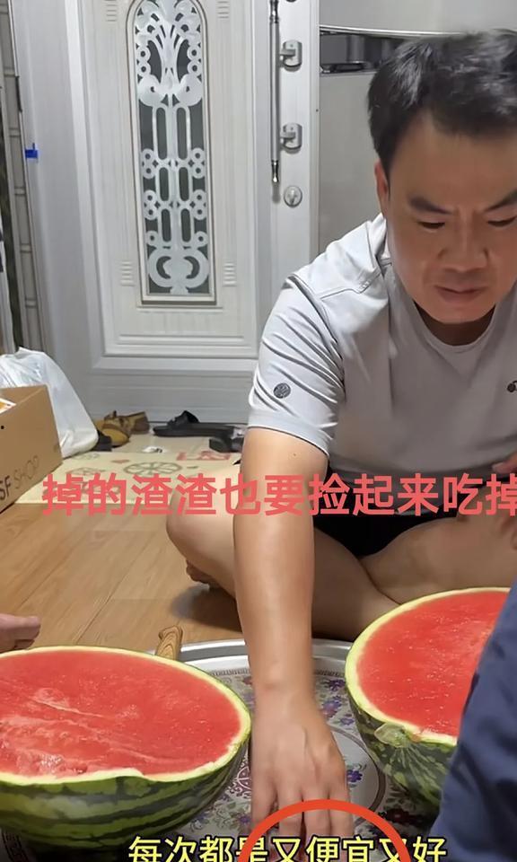 吃瓜爆料黄氏父子是真的吗,吃瓜爆料背后的真相