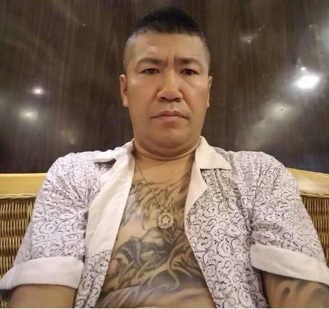 赵本六吃鸡视频