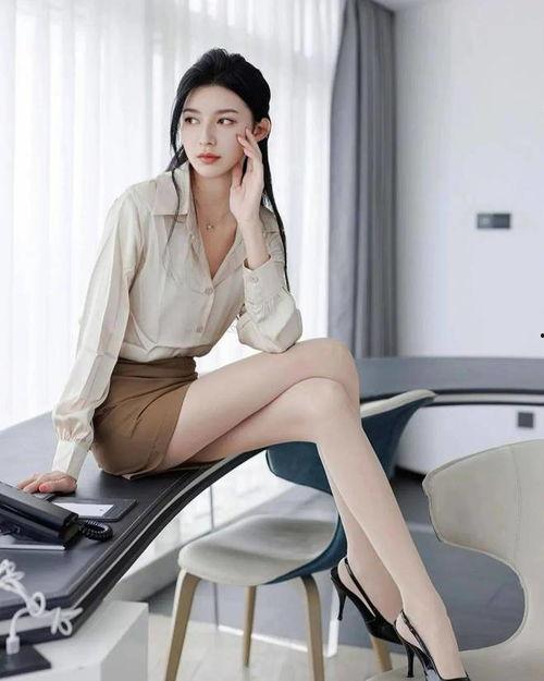 女秘书视频,女秘书视频揭秘职场潜规则与职场生存智慧