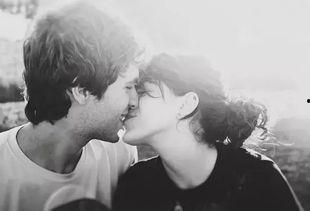 亲嘴视频激烈叫疼,亲嘴视频中的甜蜜疼痛瞬间