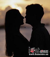 亲嘴视频激烈叫疼,亲嘴视频中的甜蜜疼痛瞬间